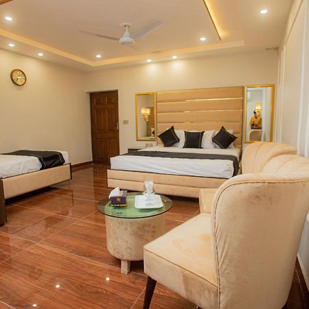 Hotel White Season Gulberg Лахор Екстер'єр фото