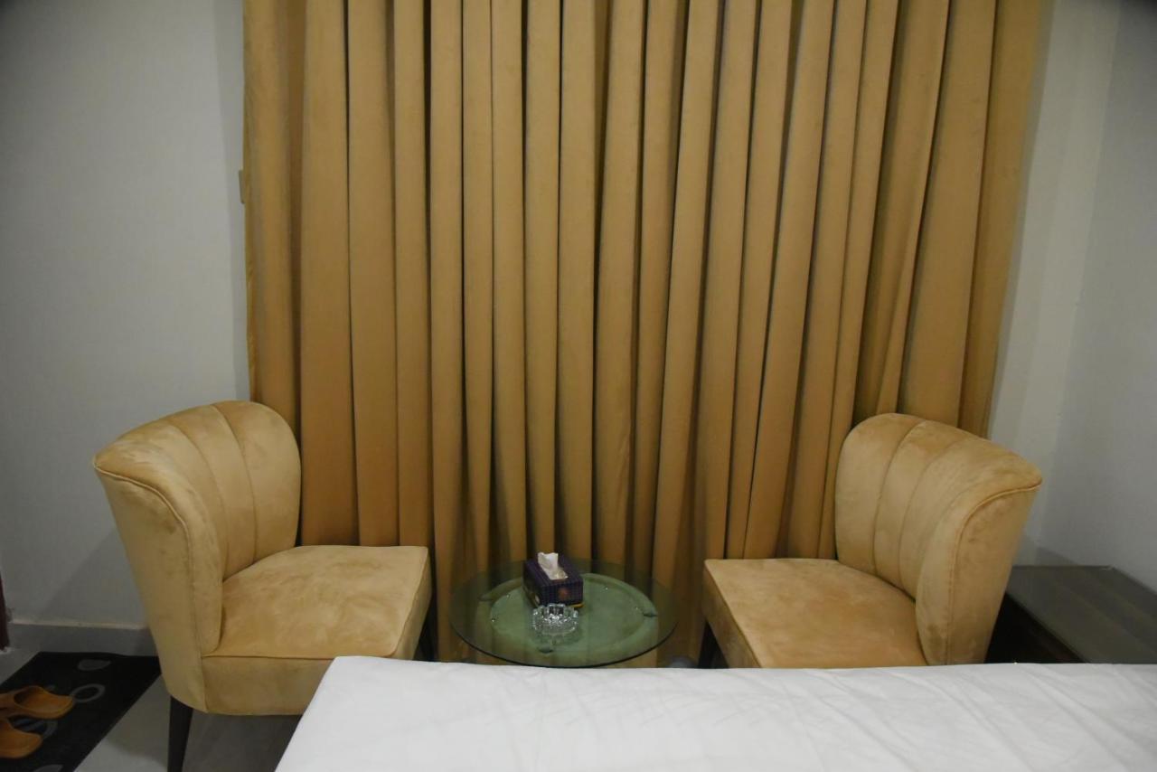 Hotel White Season Gulberg Лахор Екстер'єр фото