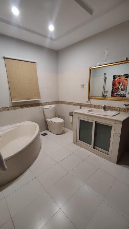 Hotel White Season Gulberg Лахор Екстер'єр фото