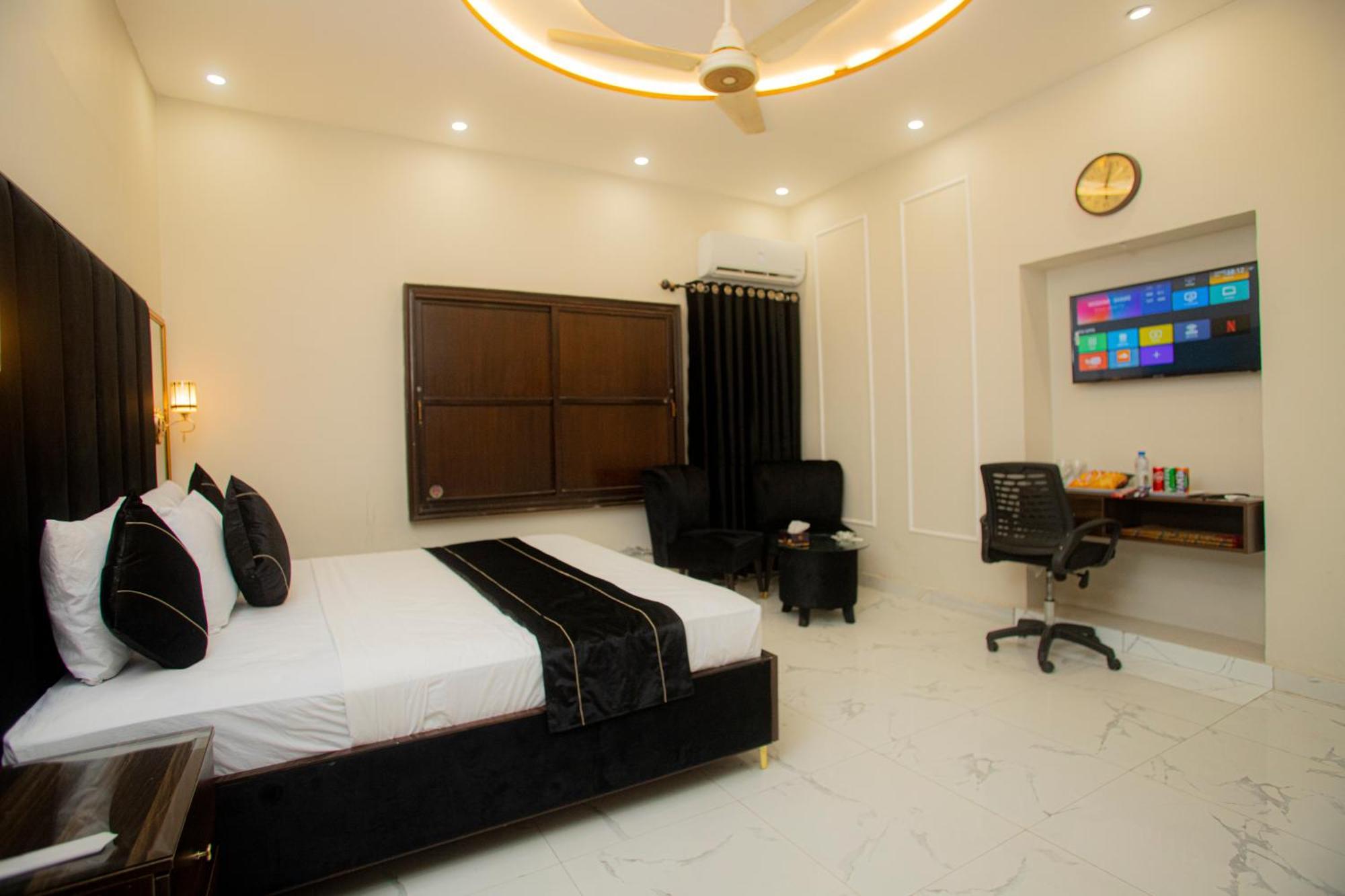 Hotel White Season Gulberg Лахор Екстер'єр фото