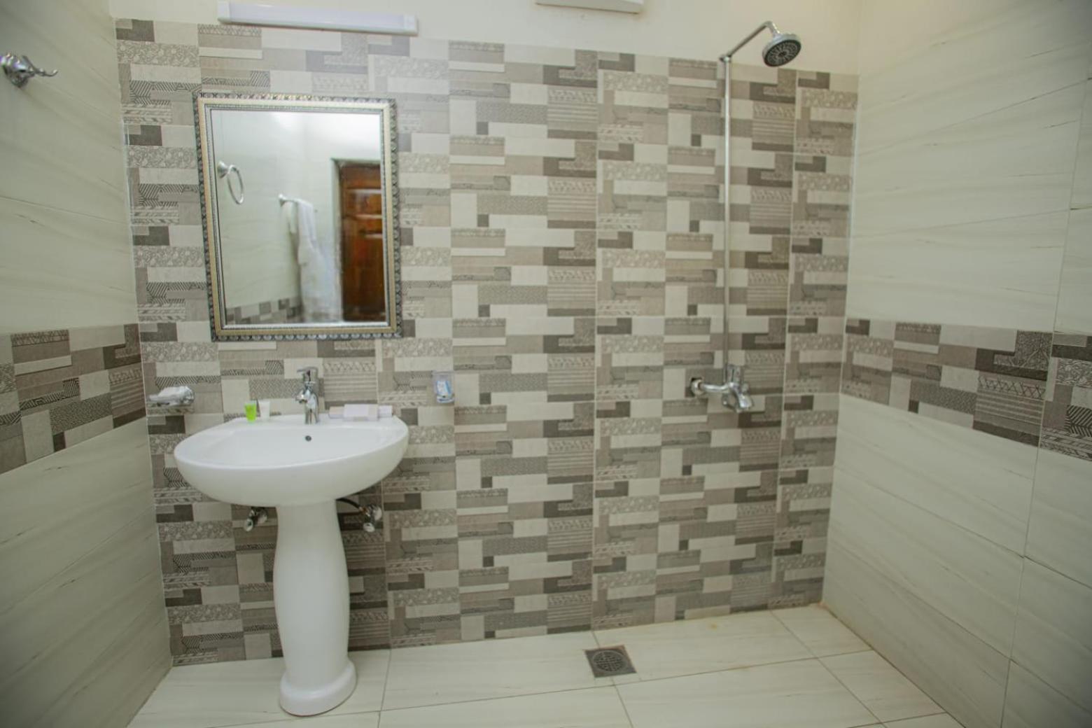Hotel White Season Gulberg Лахор Екстер'єр фото