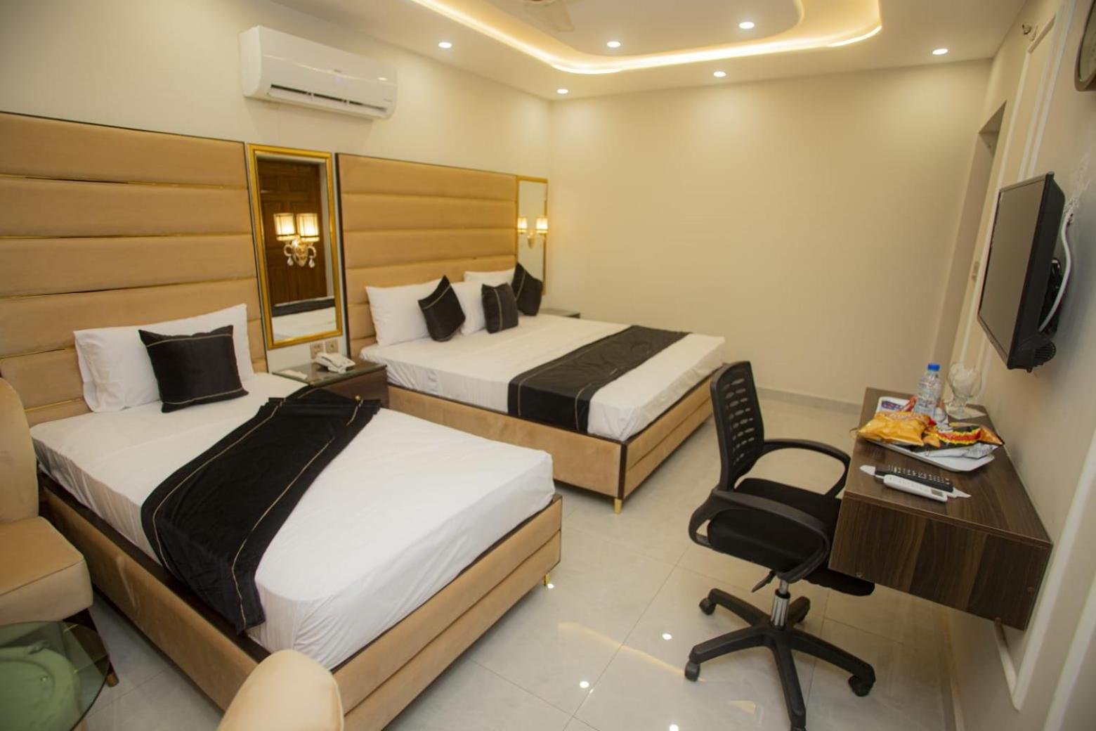 Hotel White Season Gulberg Лахор Екстер'єр фото