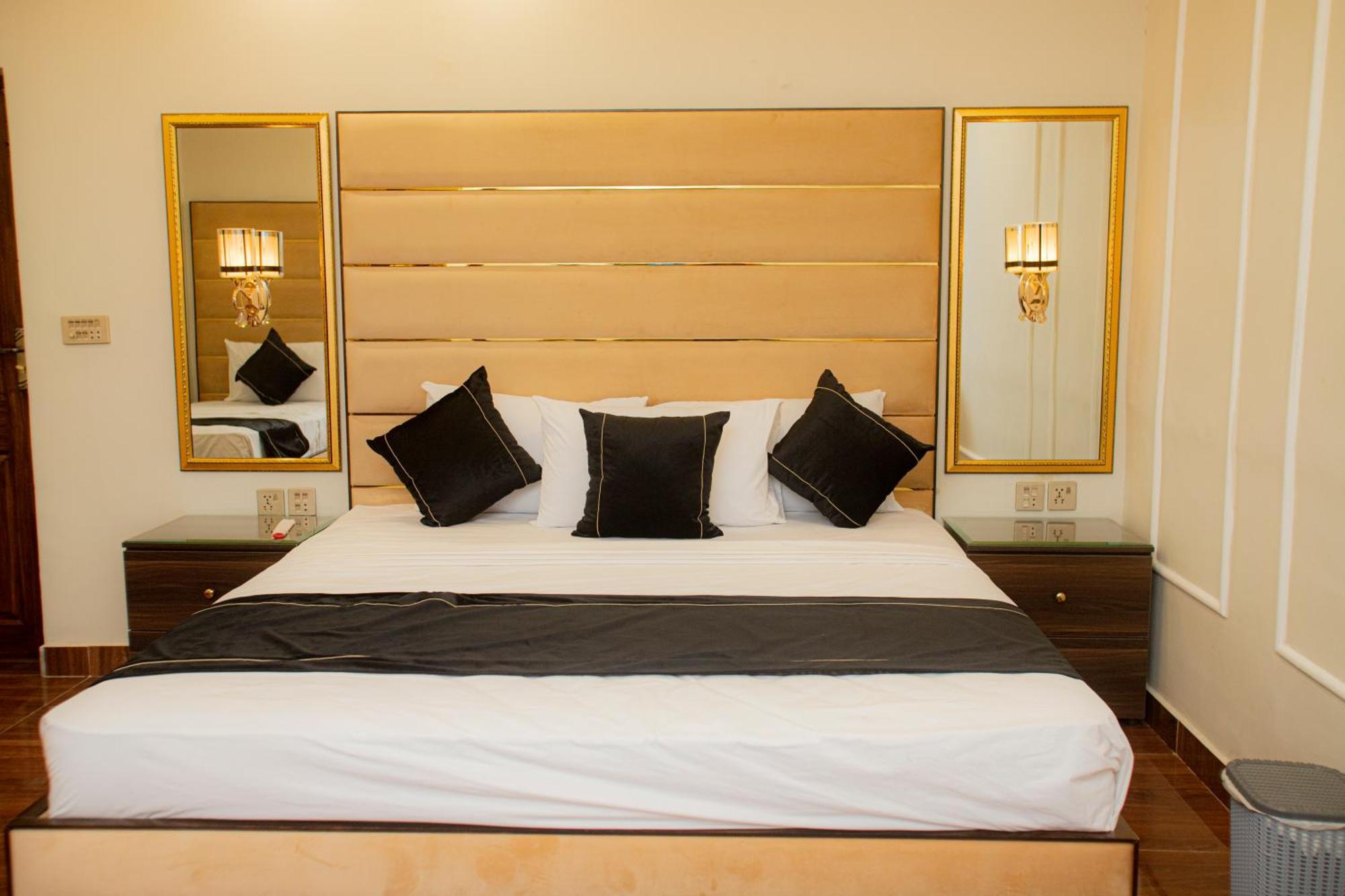 Hotel White Season Gulberg Лахор Екстер'єр фото