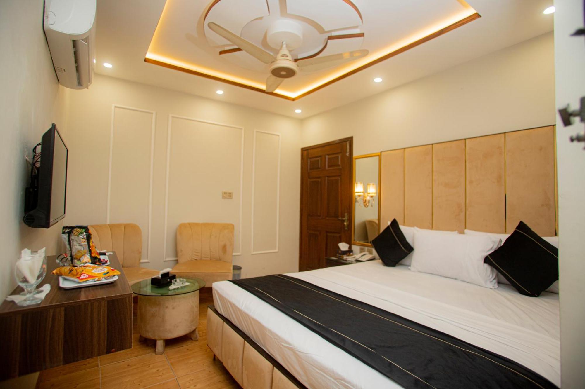 Hotel White Season Gulberg Лахор Екстер'єр фото