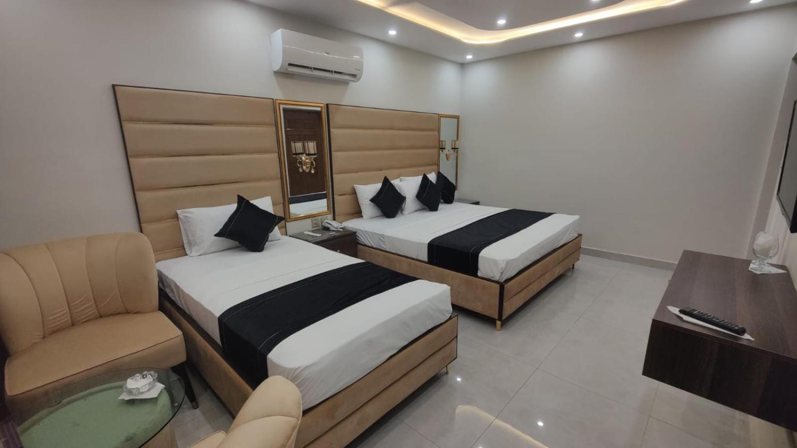 Hotel White Season Gulberg Лахор Екстер'єр фото