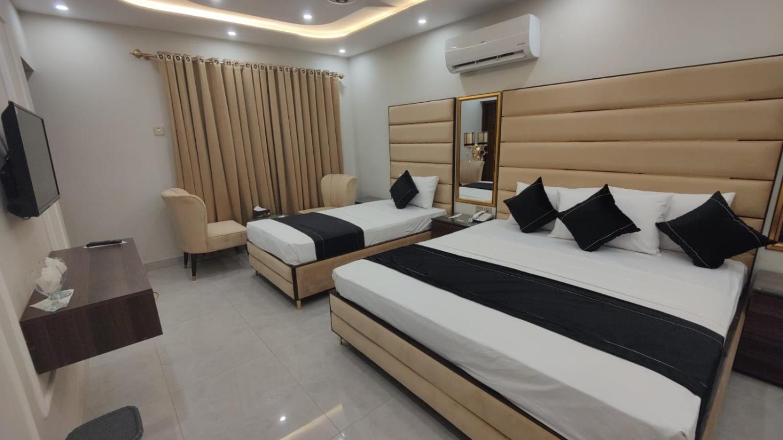 Hotel White Season Gulberg Лахор Екстер'єр фото