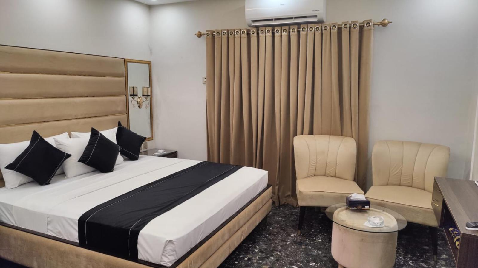 Hotel White Season Gulberg Лахор Екстер'єр фото
