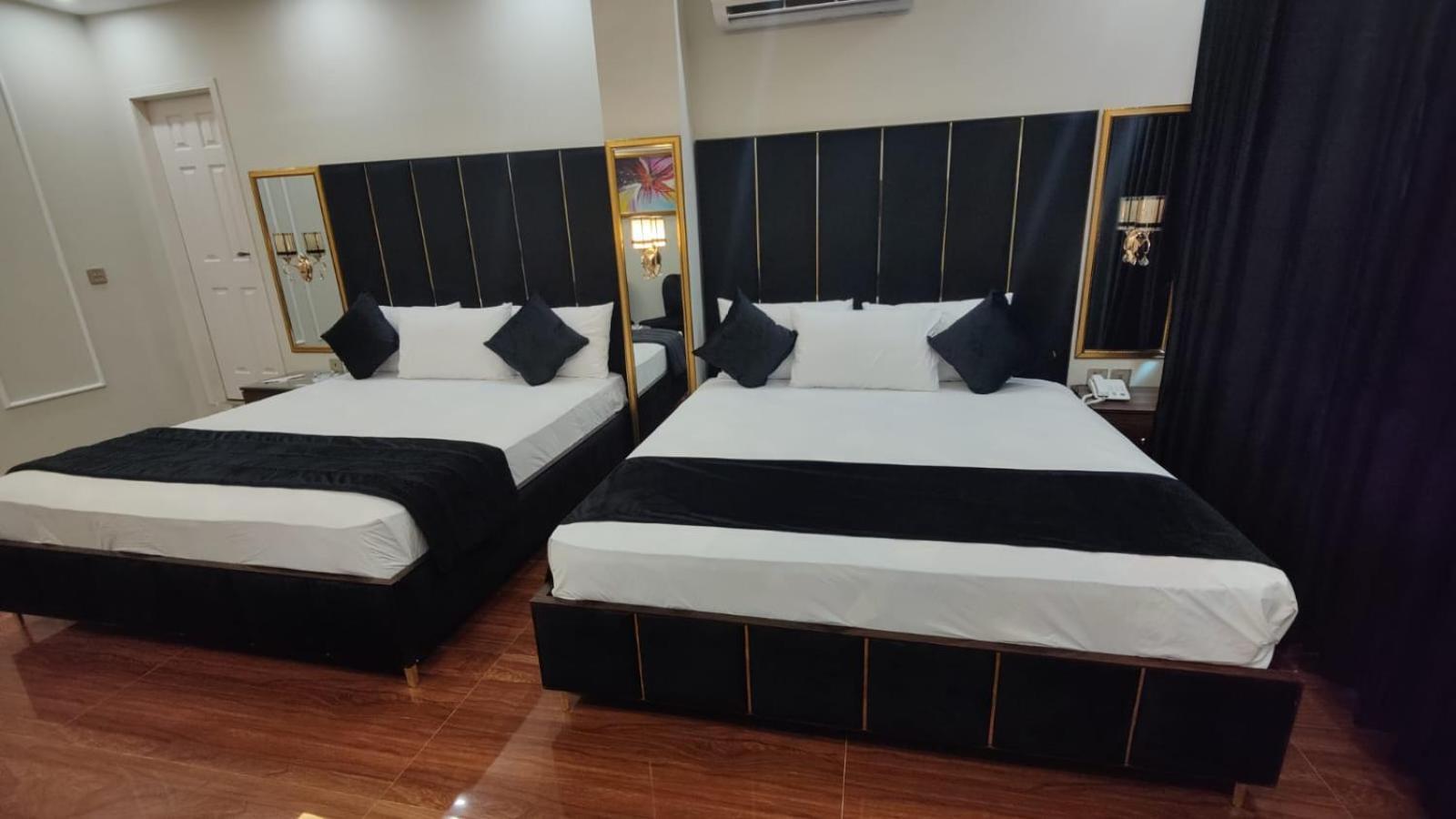 Hotel White Season Gulberg Лахор Екстер'єр фото